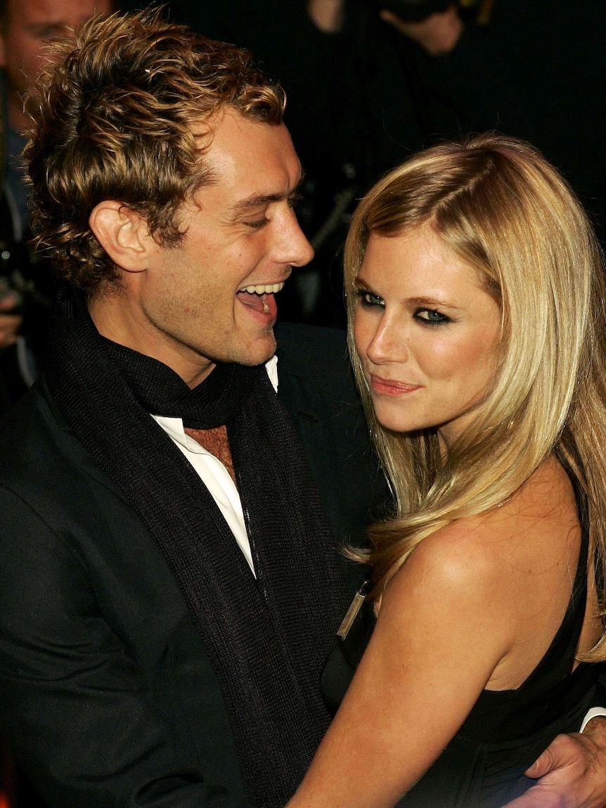 Jude Law and Sienna Miller in 2004