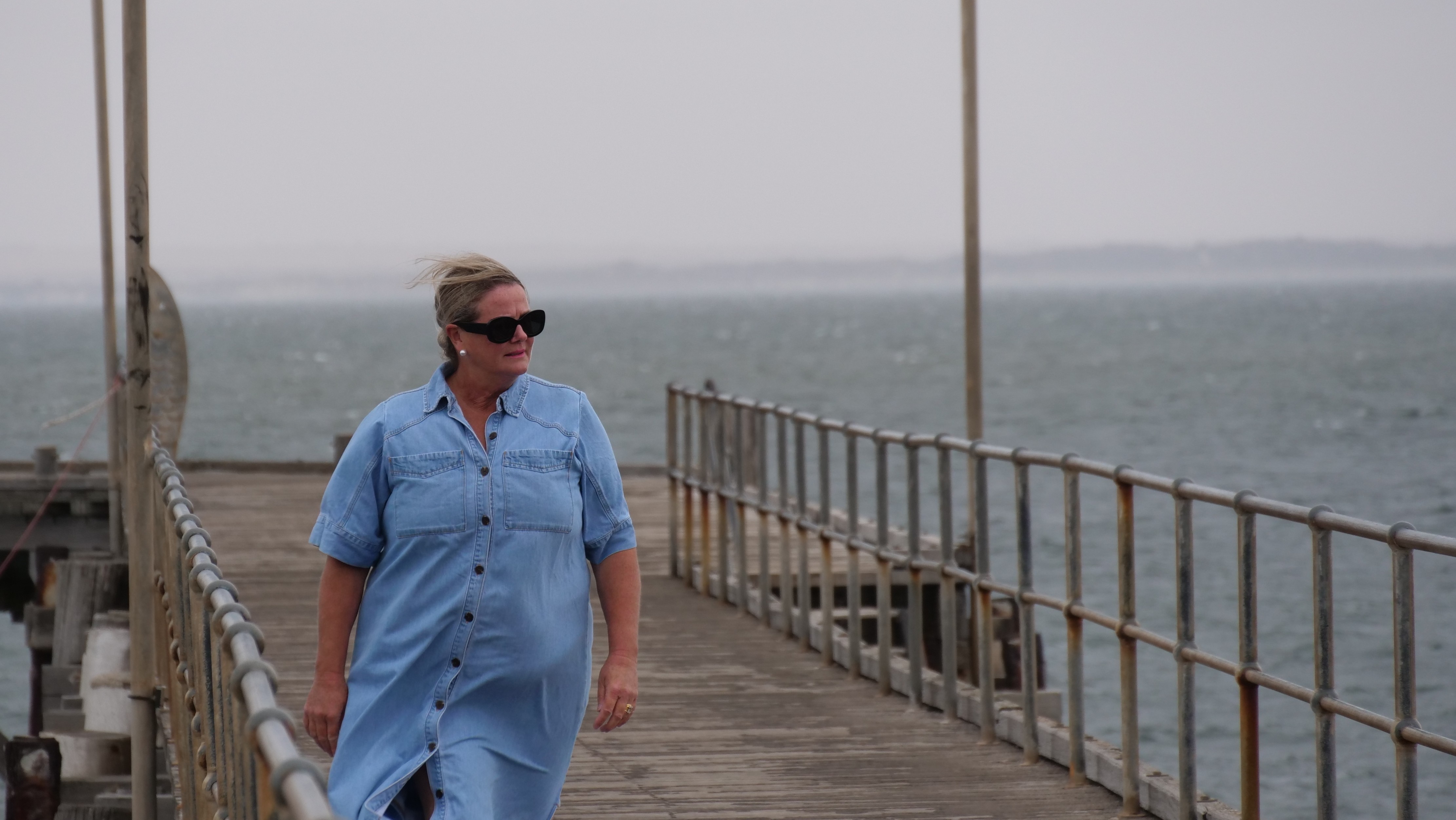 Beaches previously untouched by algal bloom 'hit with a vengeance'