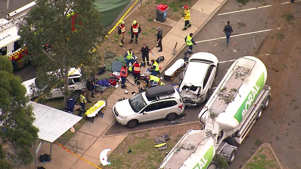 Child Dies, Five Injured In Horror Truck Crash At Hume Highway Rest ...