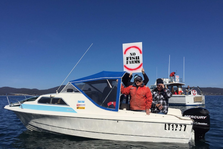 Recreational anglers protesting against Tassal fish farm.