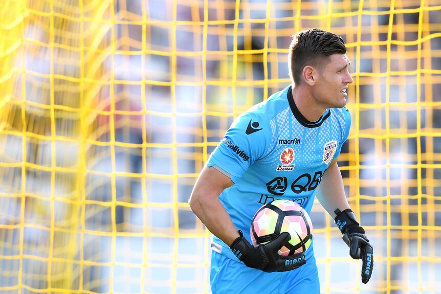 Perth Glory's experienced goalkeeper Liam Reddy will be put to the test by Sydney FC.
