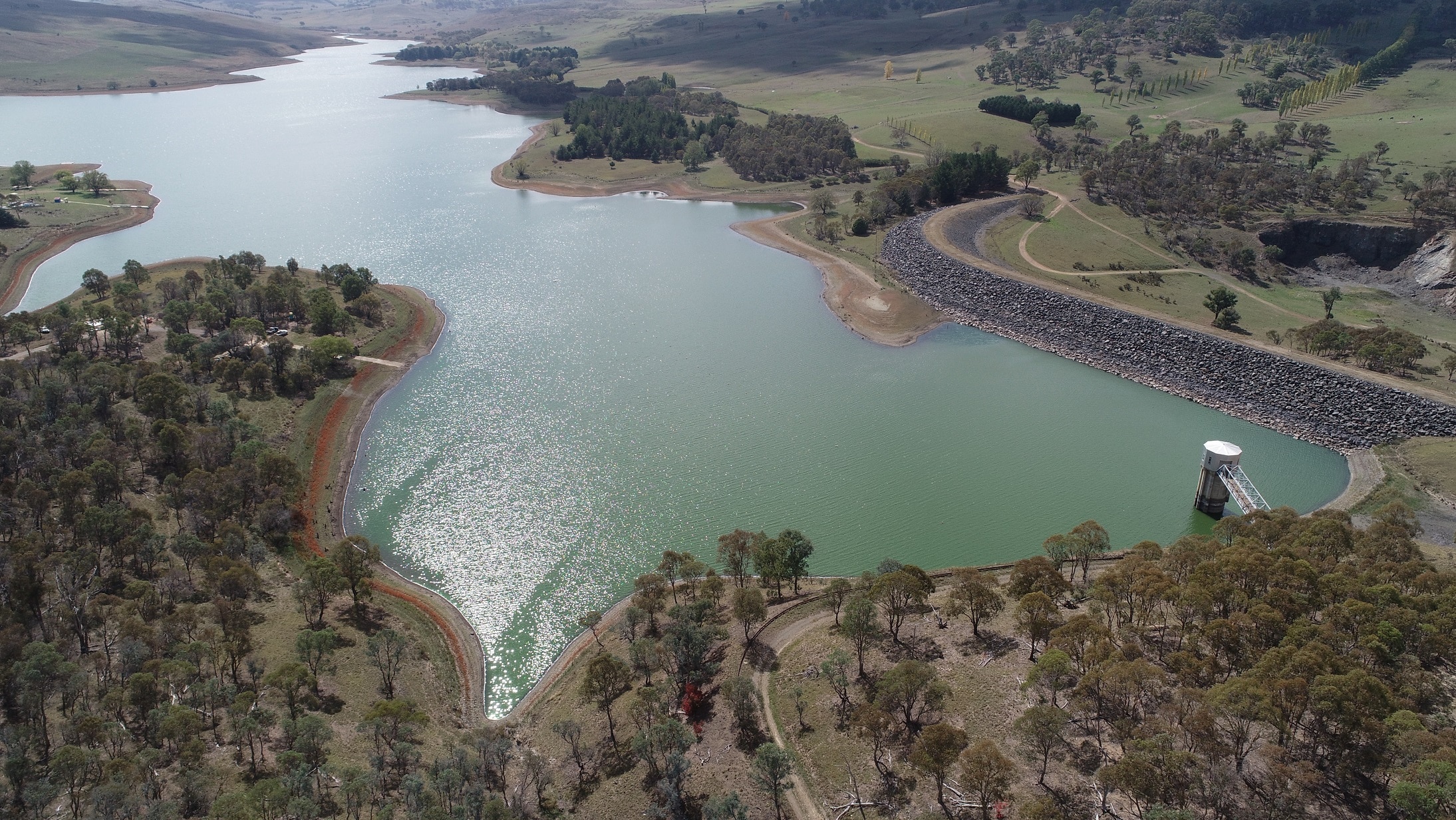 an aerial photo of a dam
