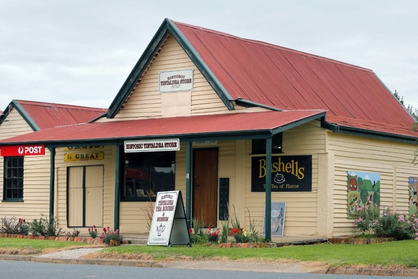 Exterior of the 156 year-old Tintaldra General Store.