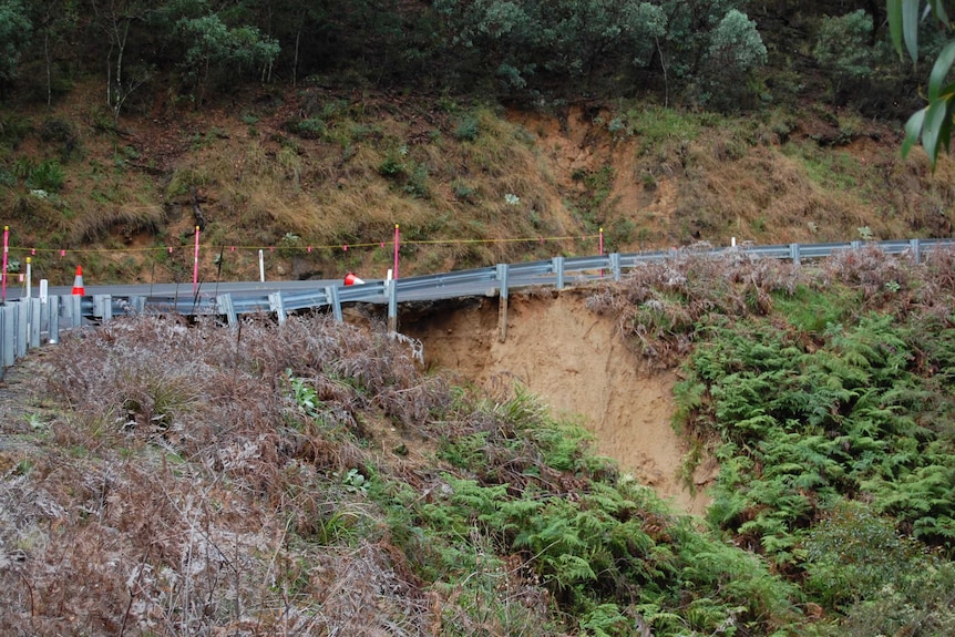 Heavy rainfall caused a landslide on Brown Mountain this week. (7 January 2016)