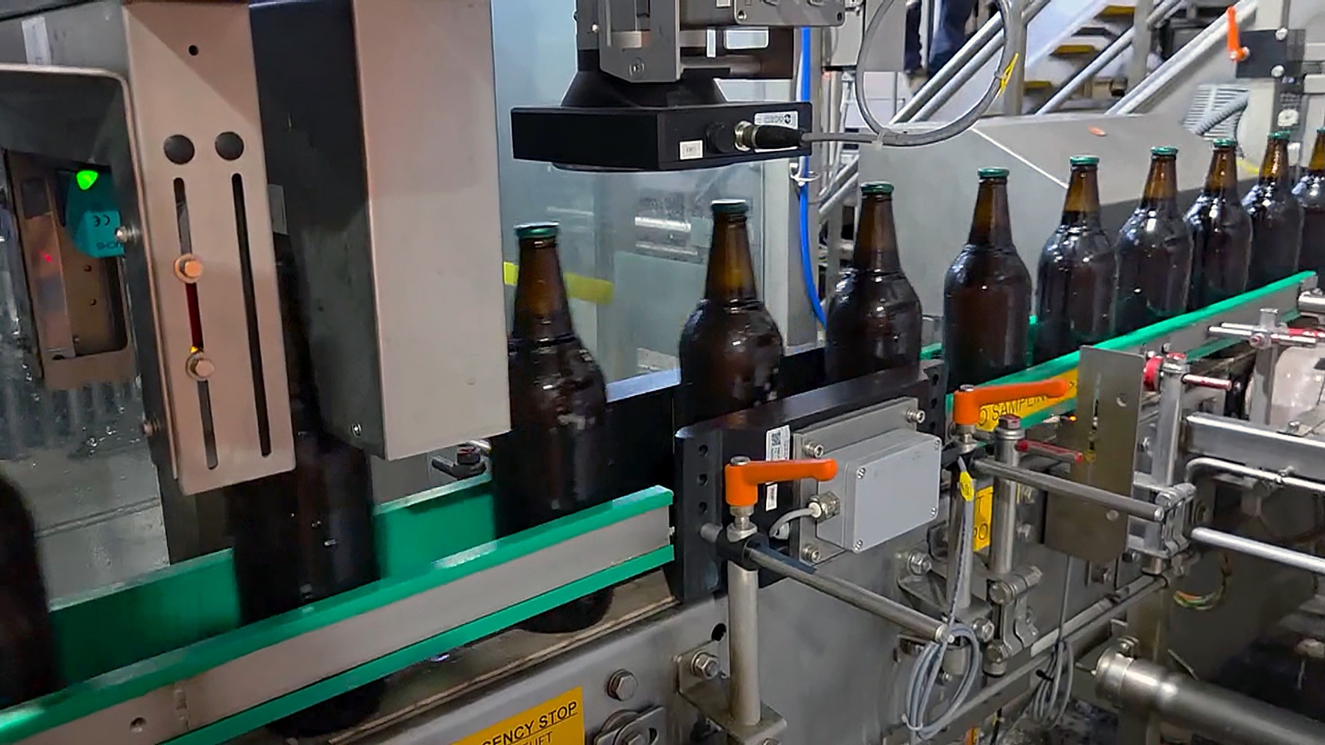 Last drinks for Boag's as final Tasmanian beers roll off production line