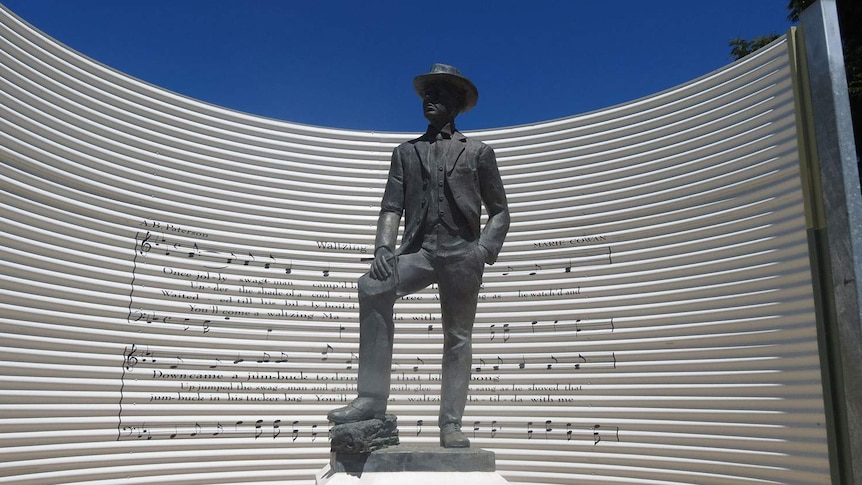 Banjo Paterson statue in Winton.