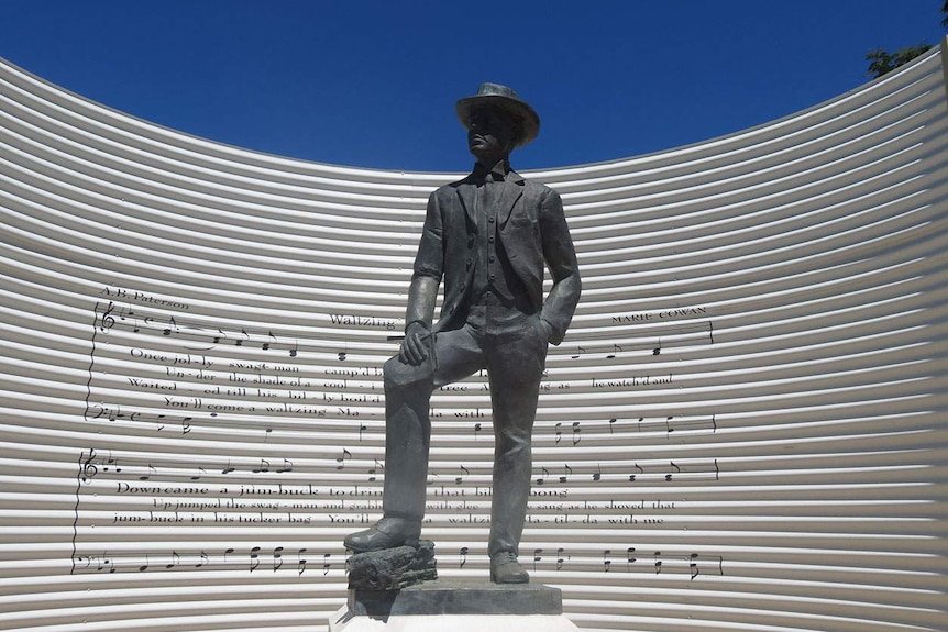 Banjo Paterson statue in Winton.