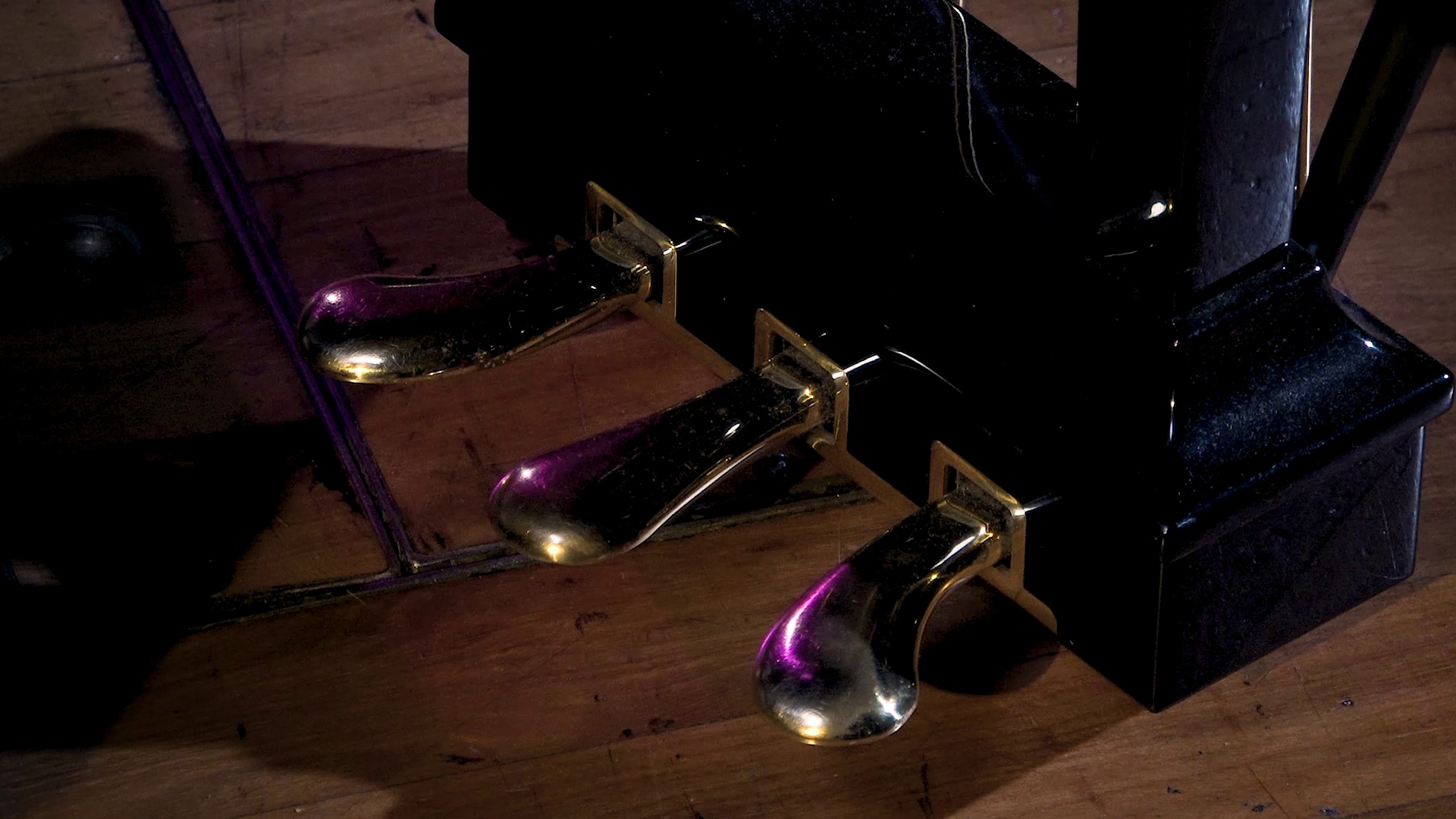 How does a piano work? ABC listen