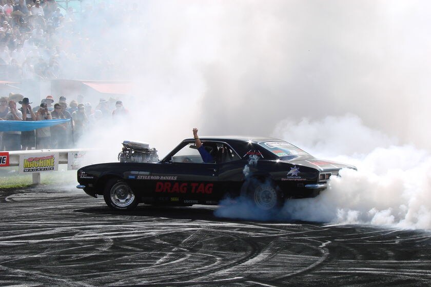 Debbie Gray does a burnout at Summernats