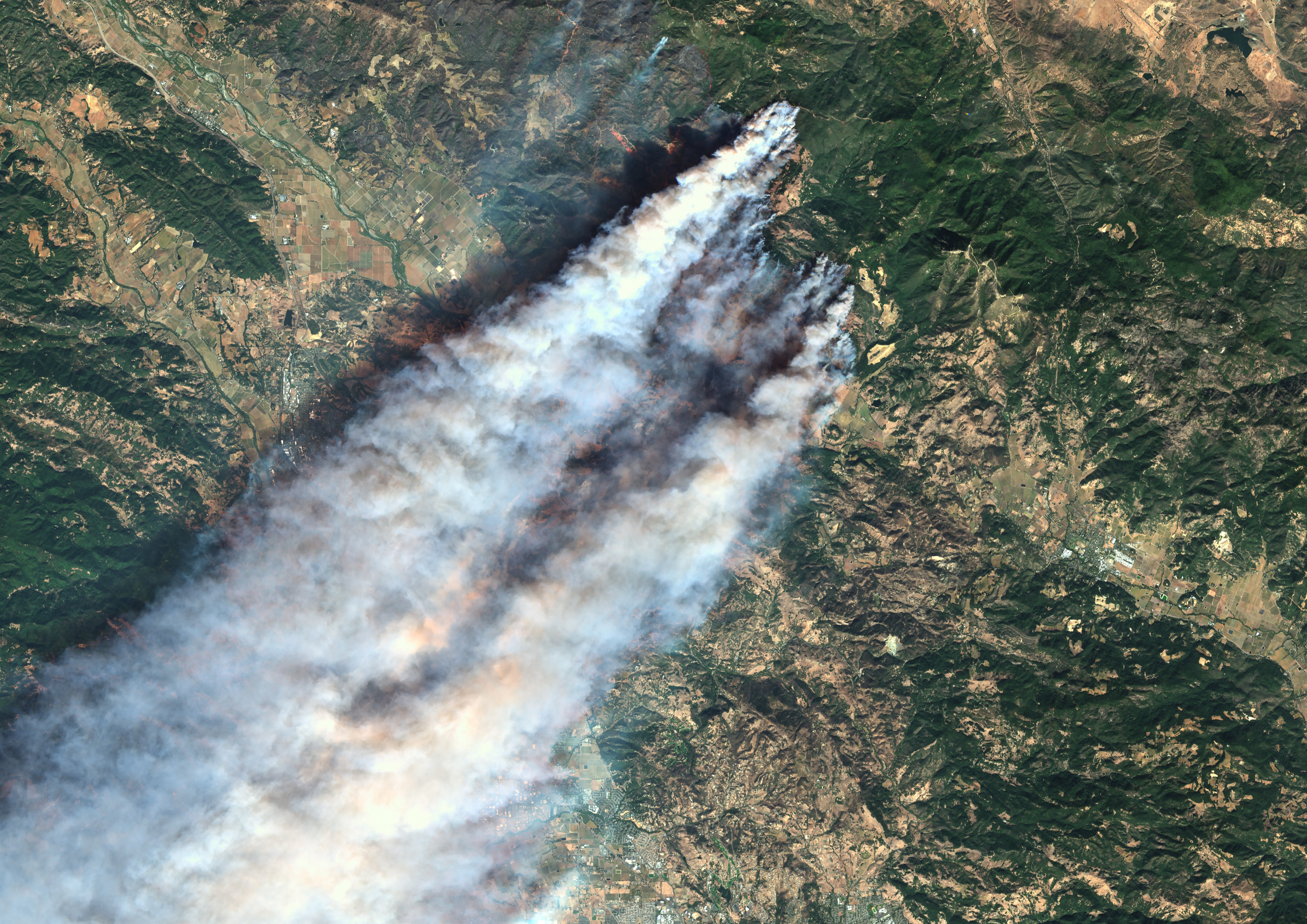 Colour satellite images of bushfires