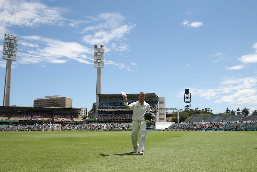 Australia's David Warner acknowledges the crowd after his dismissal on day two of the second Test.