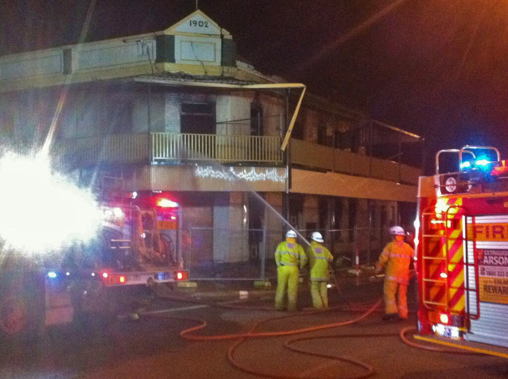 Fire damages historic hotel in WA's Goldfields - ABC News