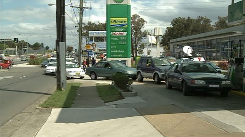 Consumers banked up traffic for several kilometres last Tuesday when a Blacktown service station dropped its petrol price as low as 94.9 cents a litre.