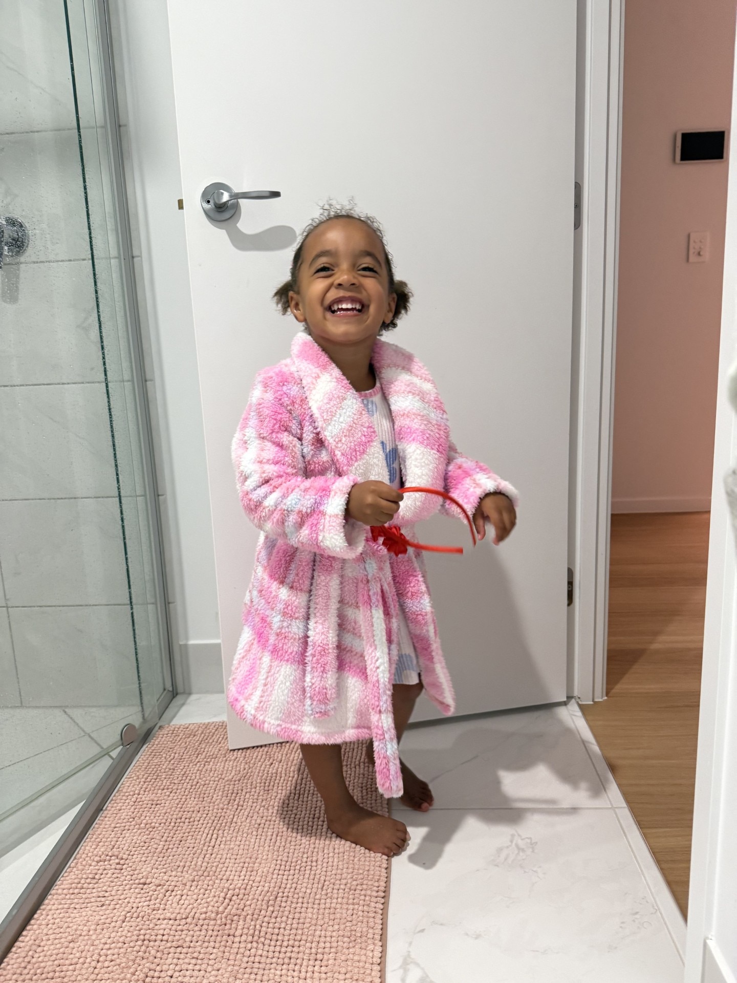 Ineza King viajaba en el asiento trasero del coche cuando ocurrió el accidente.