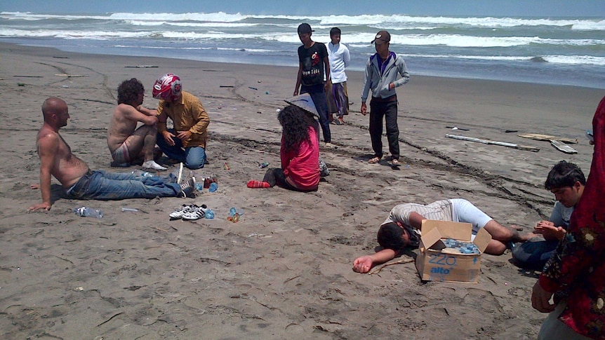 Cianjur locals help asylum seekers