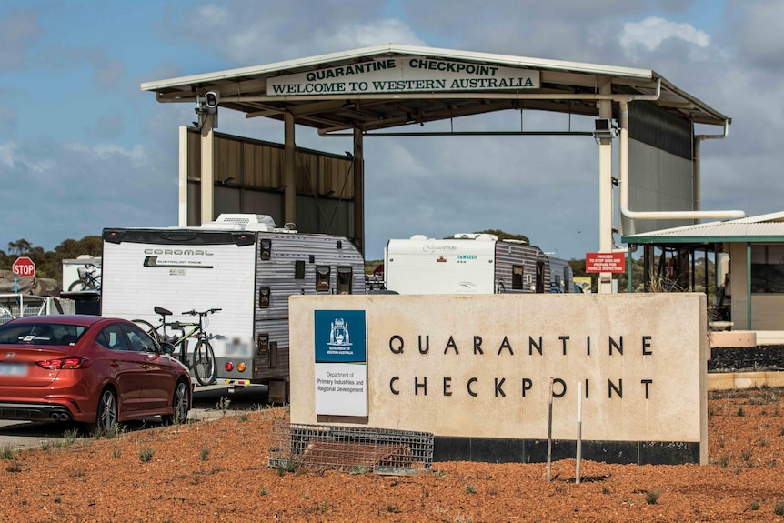 A file photo of the checkpoint on the South Australian and Western Australian border near Eucla. 