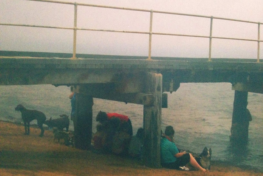 Wangary residents take refuge at the sea